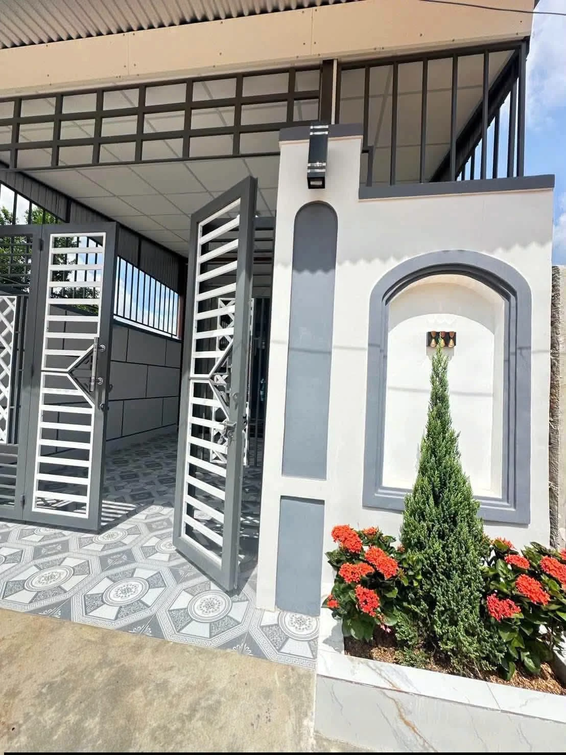 Bán nhà phố 2PN 80m² sân ô tô Tây Ninh 1,2 tỷ - Ảnh 1