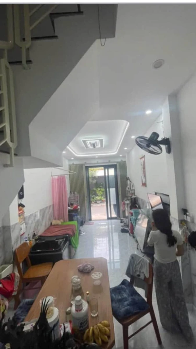 Bán nhà mặt tiền Bà Triệu, Quy Nhơn, 135m2, 2 phòng ngủ - Ảnh 1