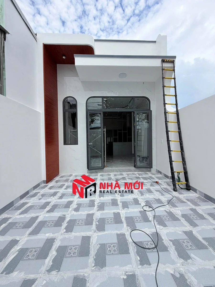 Bán nhà cấp 4 sân ô tô 4,5x22m đường Phạm Văn Bạch, KDC Tân Xuyên giá 1,7 tỷ - Ảnh 1