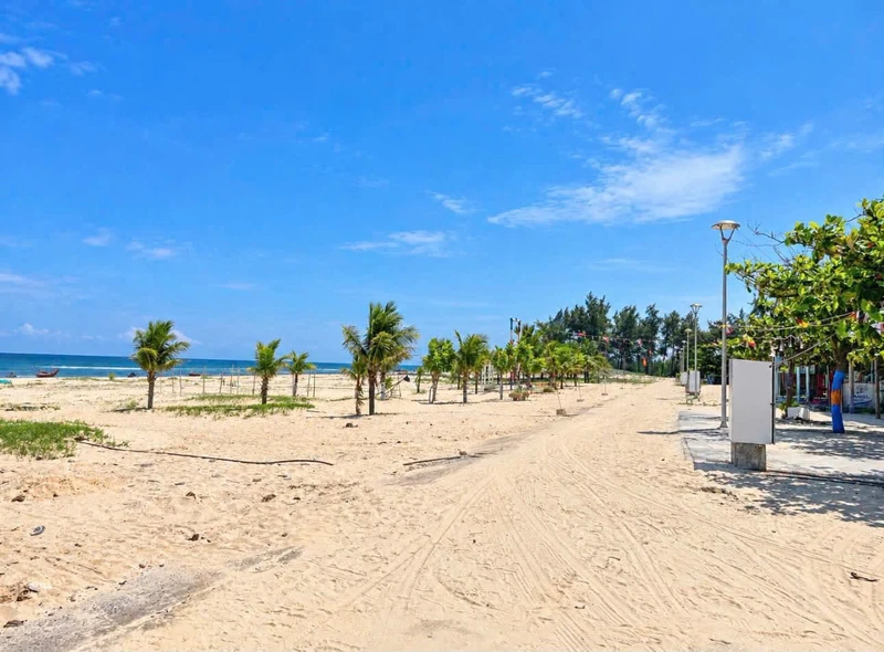 Bán đất mặt tiền 130m2 bên bãi tắm Nha Trang, hơn 500 triệu