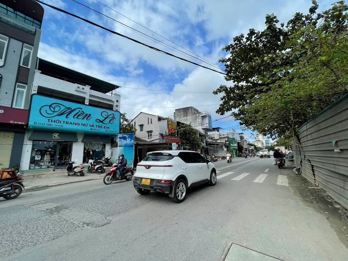 Bán nhà mặt tiền 67m2 Bà Triệu, Huế 7 tỷ - Ảnh thu nhỏ 4