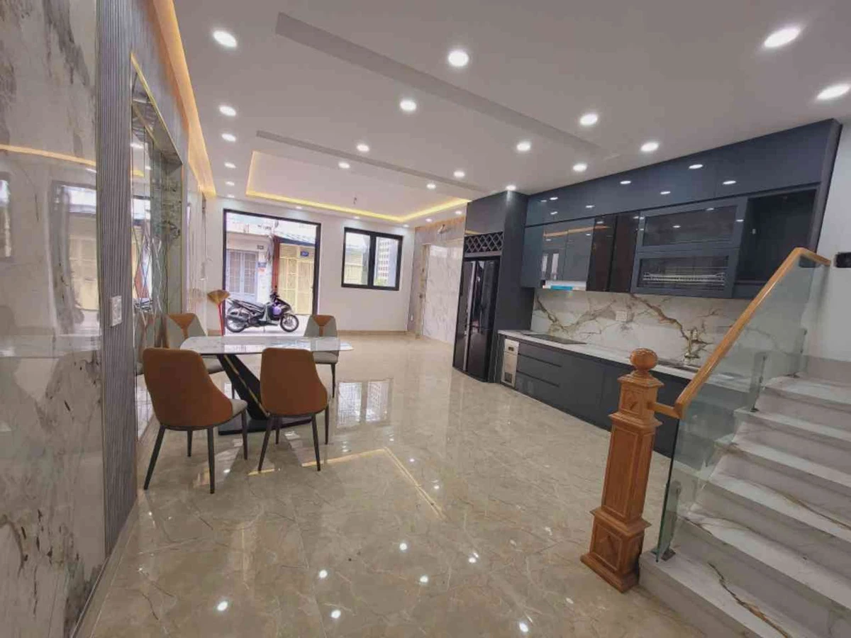 Bán nhà 2 tầng 3PN 61m2 gần Bến xe An Sương, Quận 7 - Ảnh 1