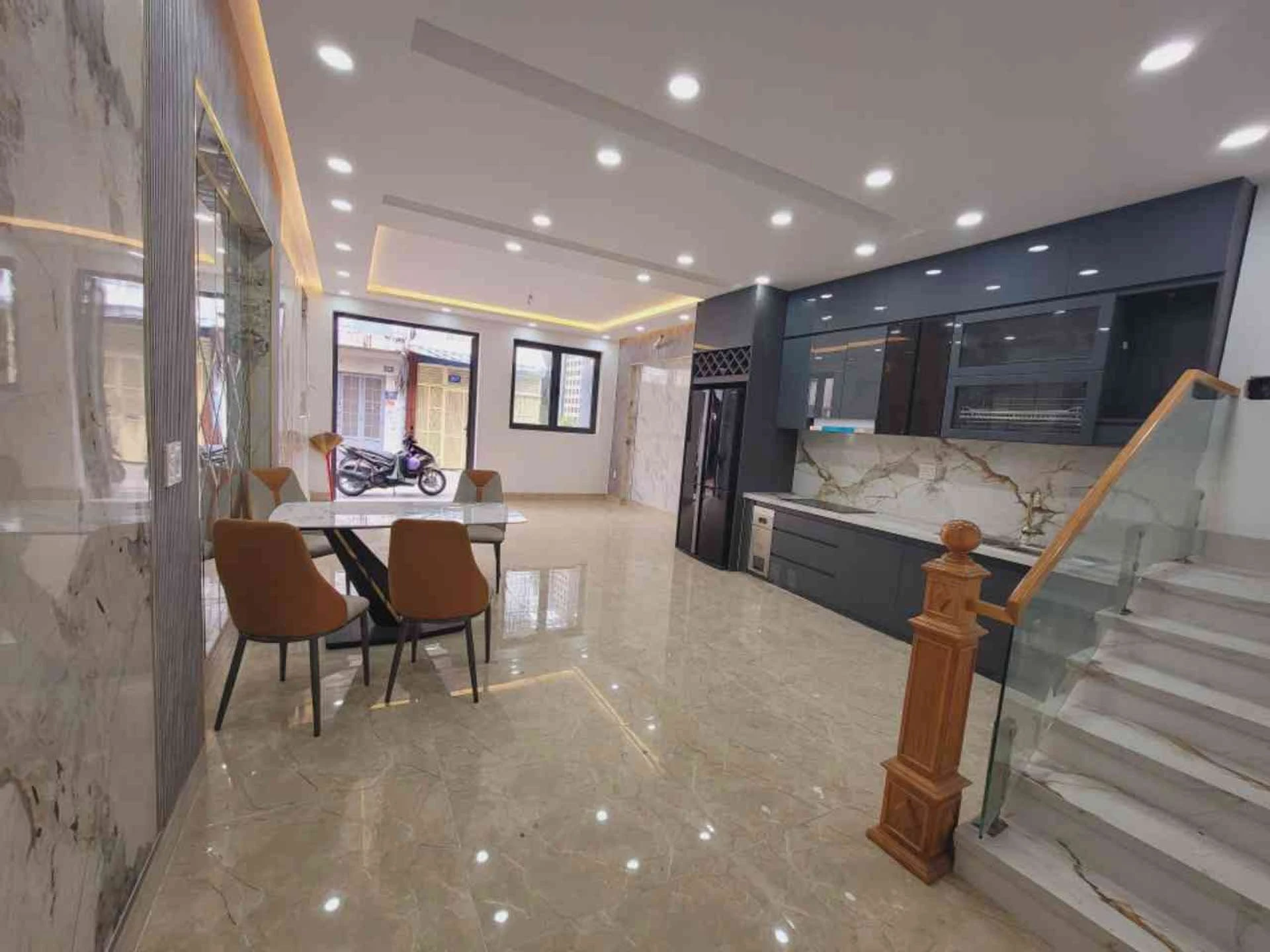 Bán nhà 2 tầng 3PN 61m2 gần Bến xe An Sương, Quận 7 - Ảnh 1