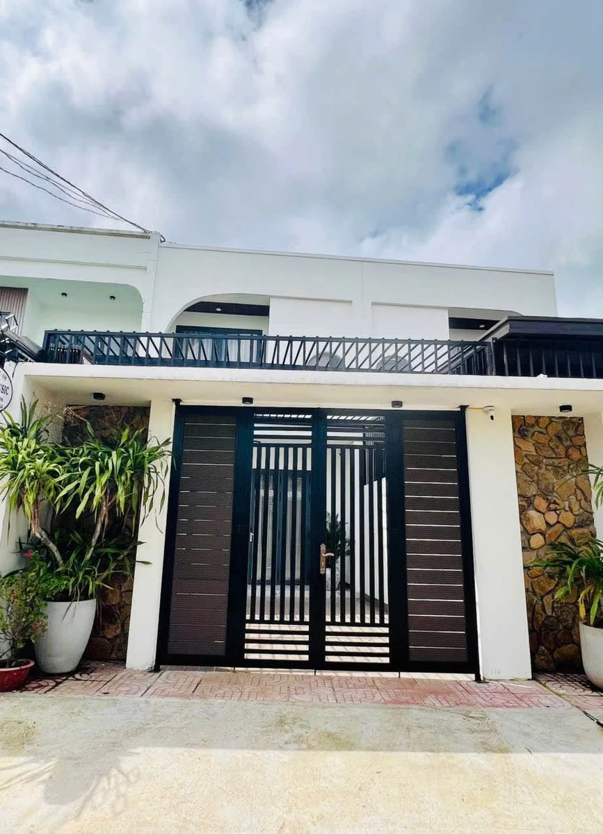 Nhà bán 4 PN, 160m² Y Wang nối dài, Buôn Ma Thuột - Ảnh 1