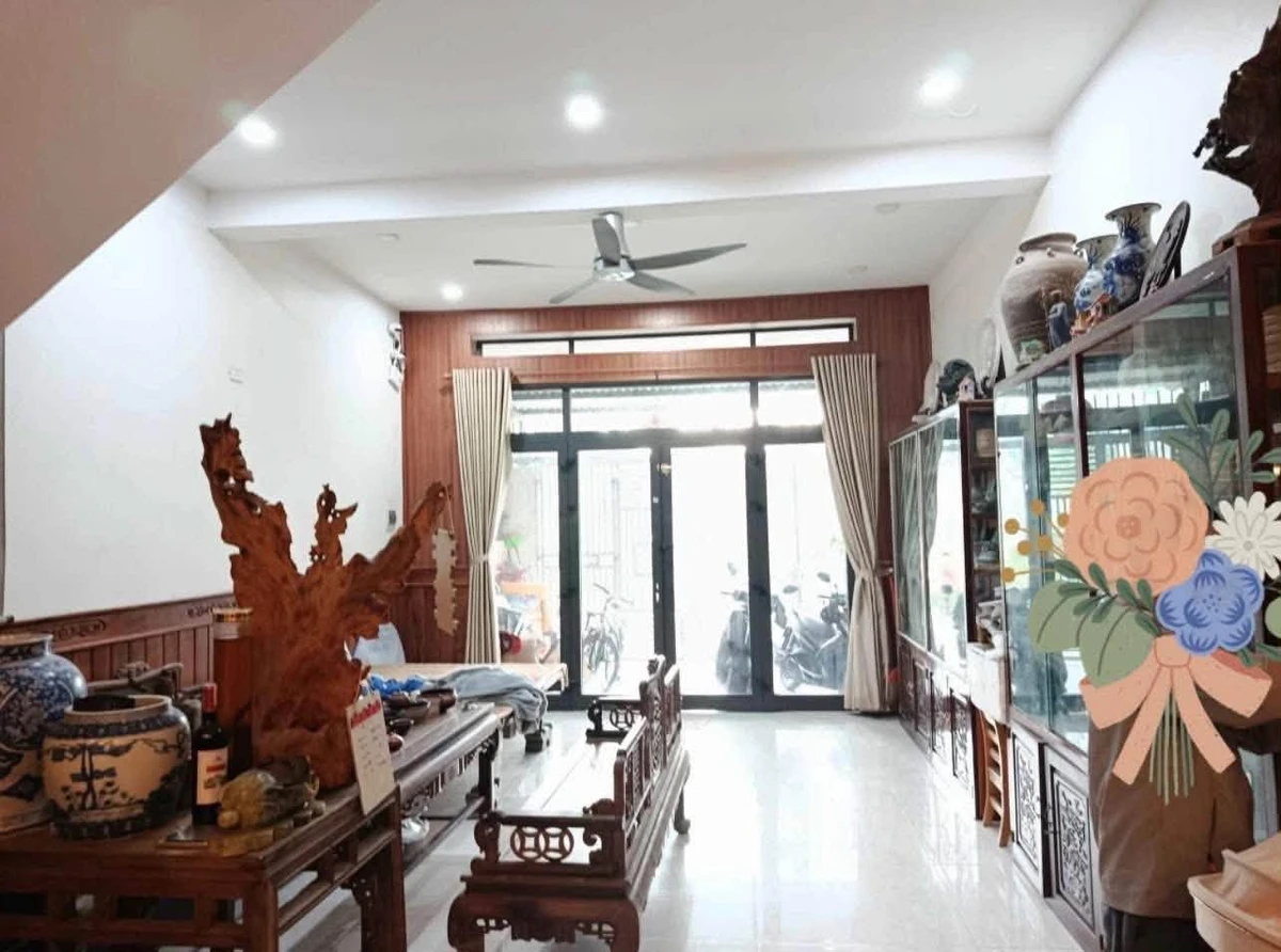 Bán nhà 3 tầng 90m2 hướng Nam Quang Trung Quảng Ngãi - Ảnh thu nhỏ 2