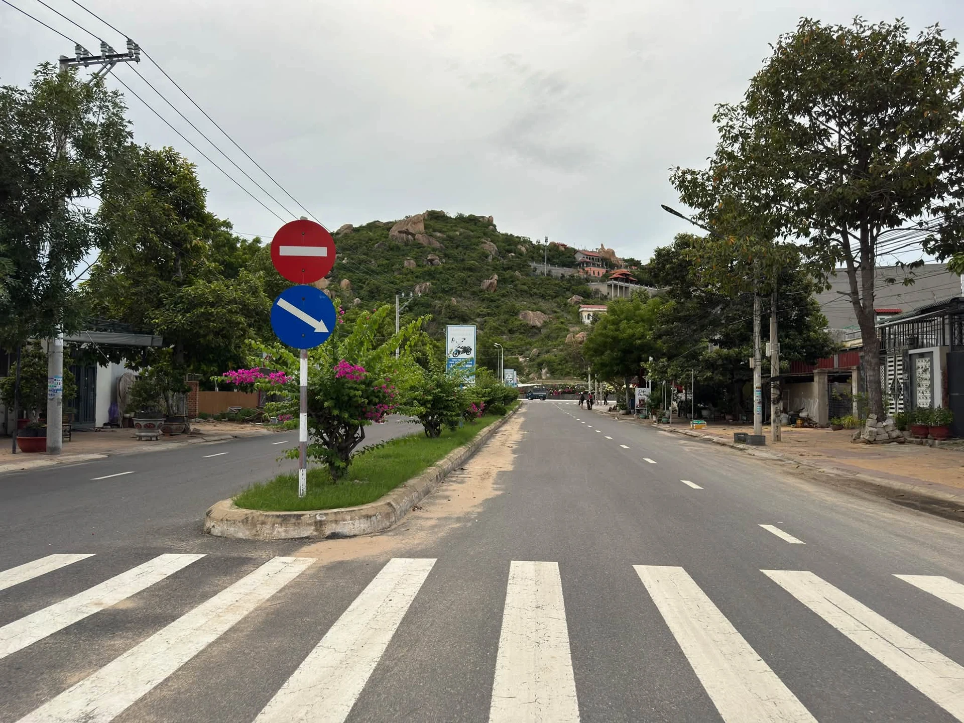 Bán nhà 4 phòng ngủ đất TĐC Ninh Chử 100m2, gần biển - Ảnh 1