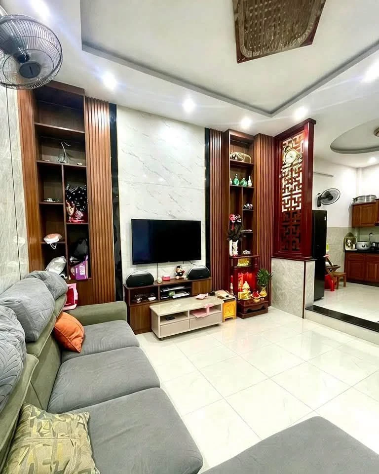 Bán nhà 3 tầng hẻm Trần Hưng Đạo, Quy Nhơn, 40,5m2, 3 phòng ngủ, giá 2,45 tỷ - Ảnh 1