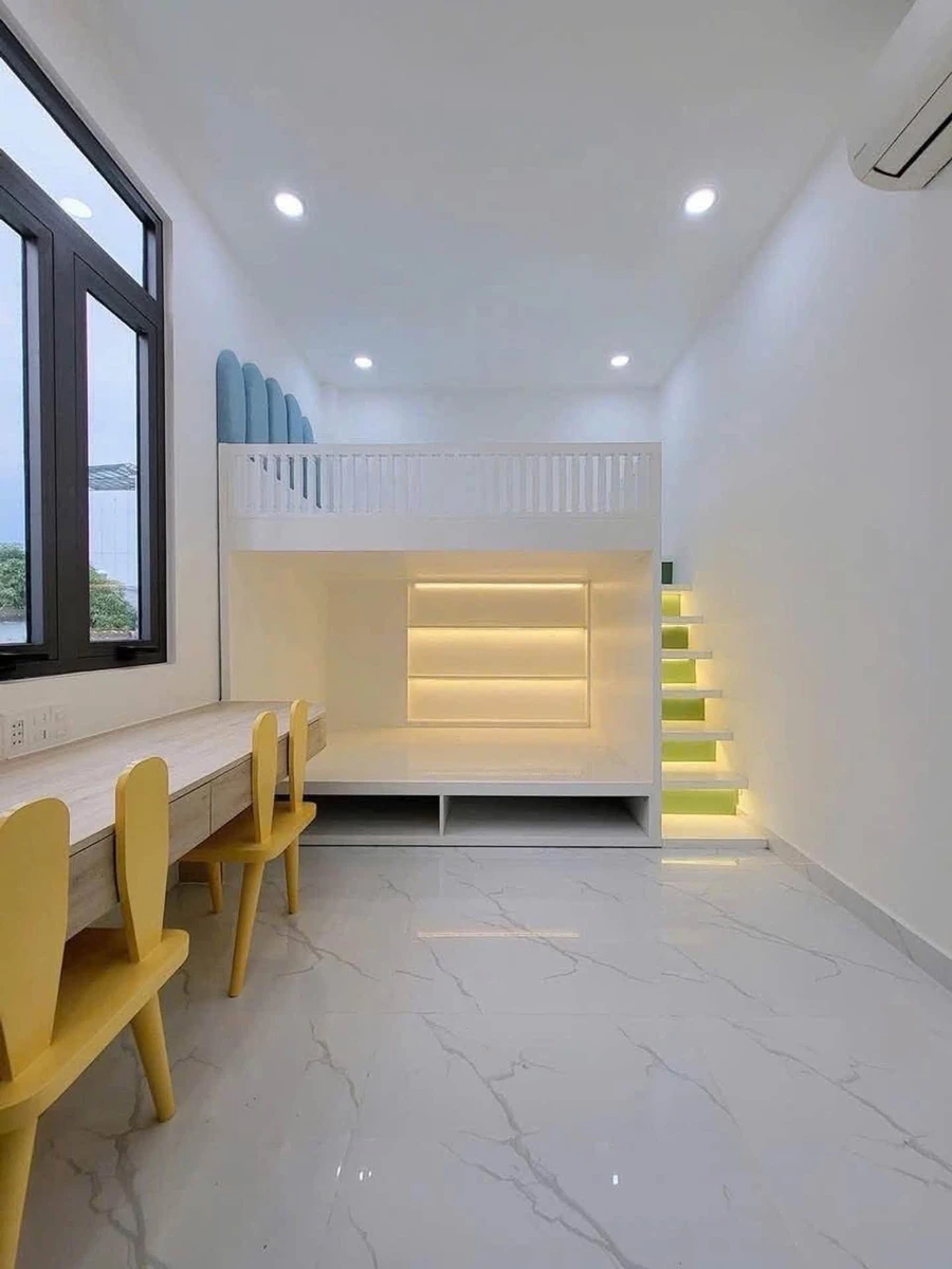 Bán nhà 3 tầng 100m2, 4PN 3WC, đường Tô Ký Quận 12, giá 6 tỷ - Ảnh thu nhỏ 4