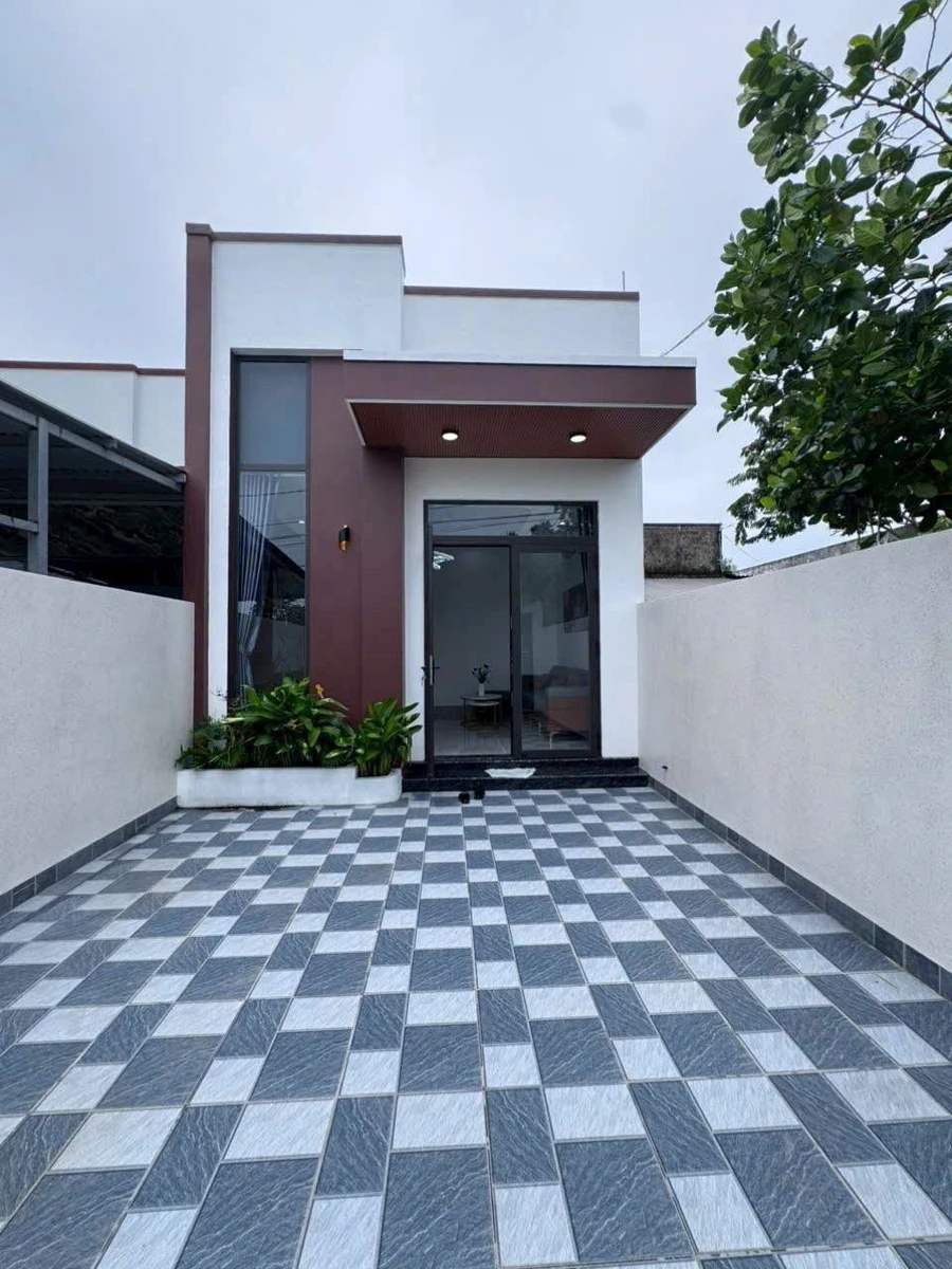 Nhà hiện đại 3 PN, 180m² hẻm Trương Định, Rạch Giá - 2,25 tỷ - Ảnh thu nhỏ 2