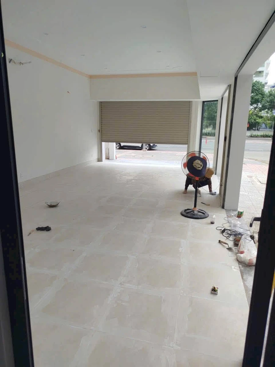 Bán nhà góc 2 mặt tiền Võ Văn Kiệt – Chu Văn An, 1 trệt 3 lầu, 6 phòng ngủ, giá 13,5 tỷ, Bà Rịa - Ảnh thu nhỏ 2
