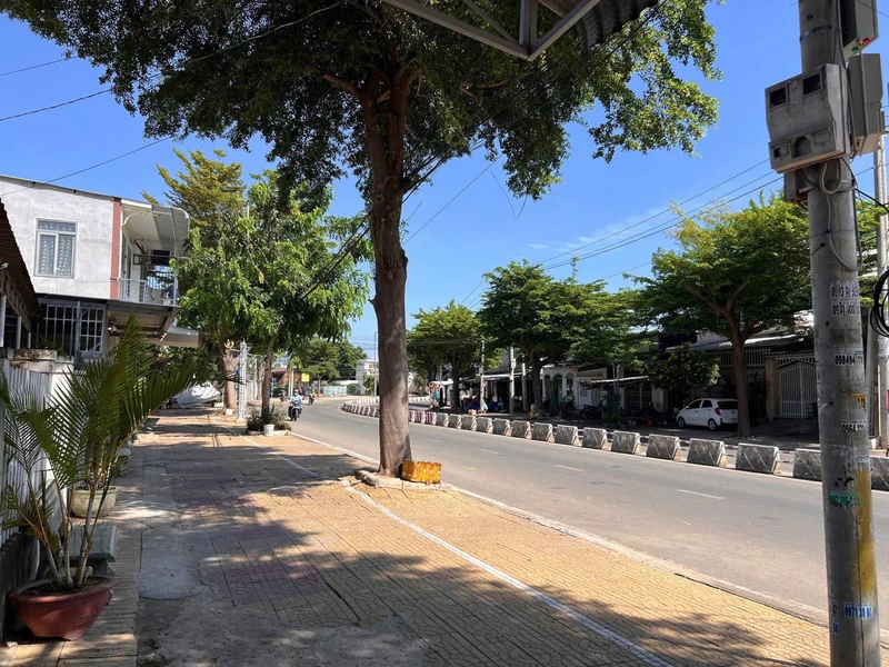 Bán nhà mặt đường Hải Thượng Lãn Ông 2 tỷ 5, 75m², 2PN, Khánh Hòa
