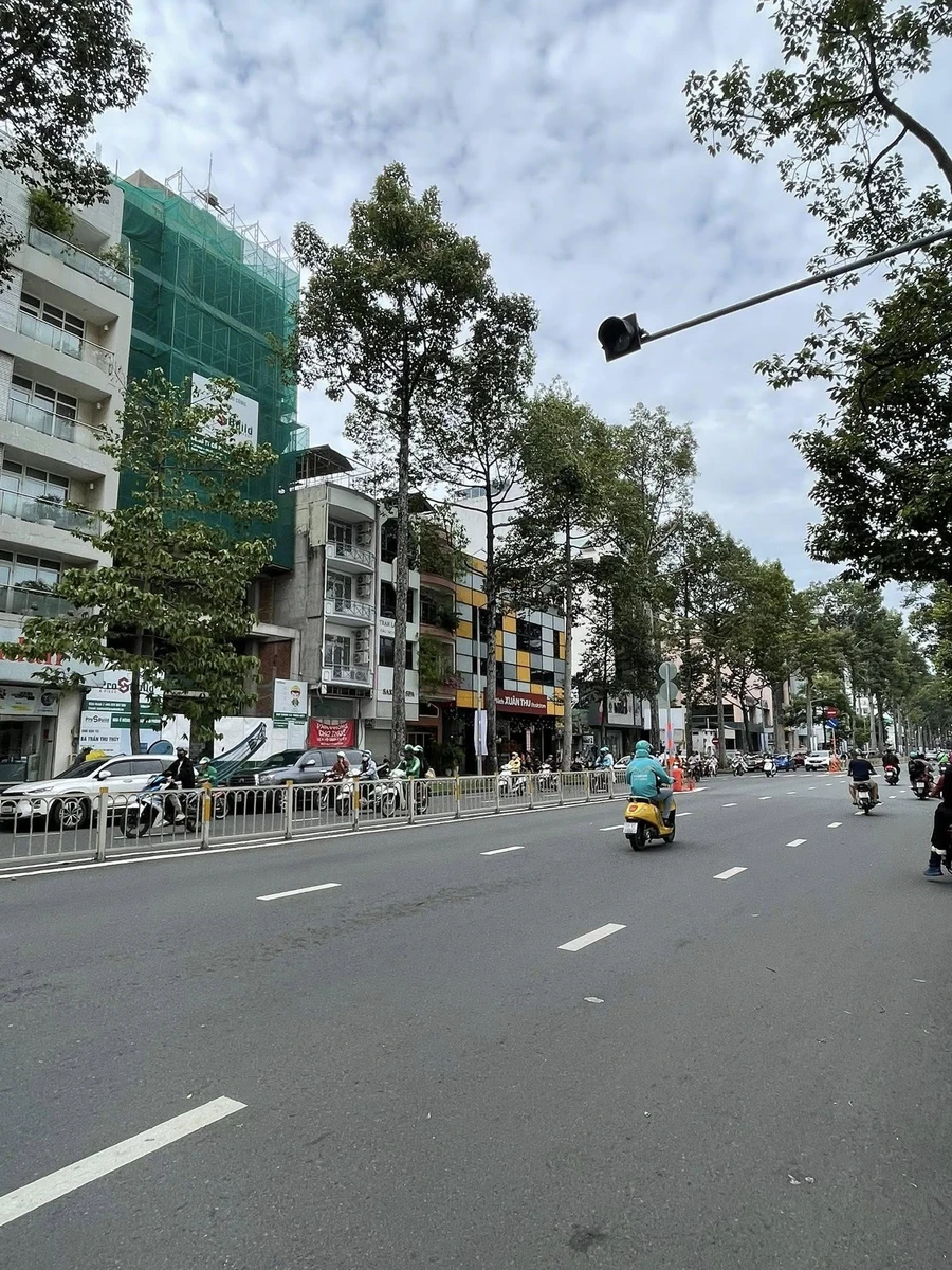 Bán nhà mặt tiền 369 Trần Hưng Đạo Quận 1, 4x18m, 6 tầng thang máy, giá 43 tỷ - Ảnh thu nhỏ 2