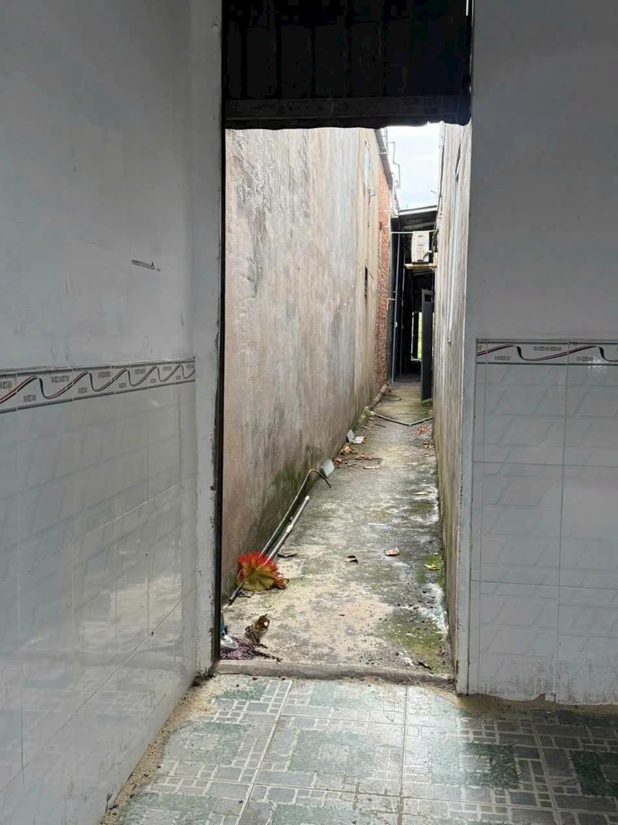 Nhà gác lửng 200m² 4 phòng ngủ Hóc Môn - 2,2 tỷ - Ảnh 1