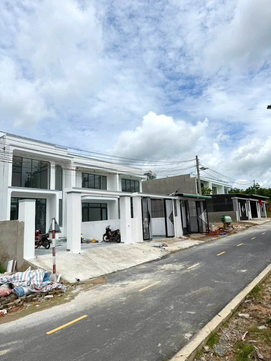 Bán nhà 3PN Bến Cát, 60m², 2 tỷ 80 triệu - Ảnh thu nhỏ 2