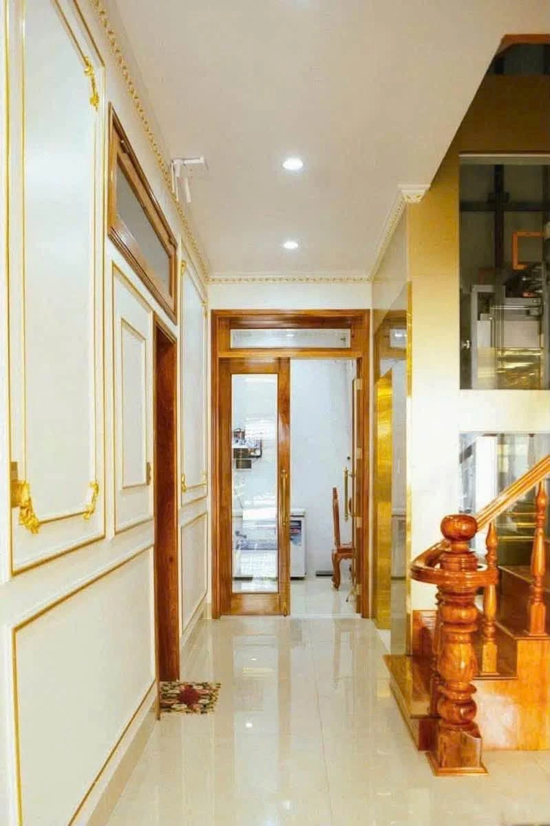 Bán biệt thự 4 tầng mặt tiền Chu Mạnh Trinh gần biển 500m2 - Ảnh 1