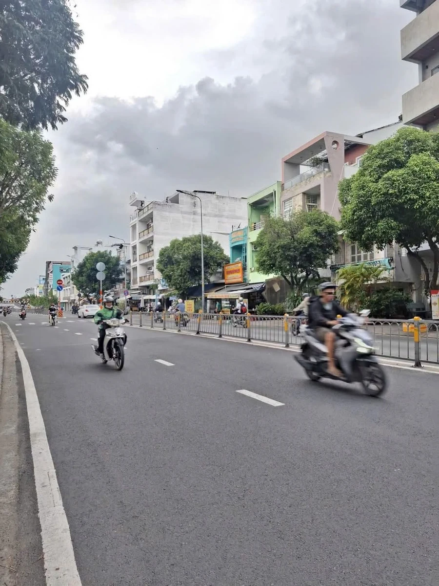 Bán nhà mặt tiền Nguyễn Văn Luông Quận 6, 191m2, 30 tỷ - Ảnh 1