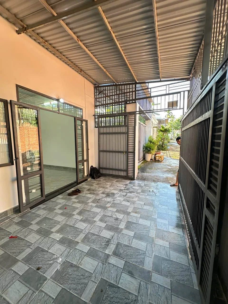 Bán nhà 88/18 Trần Quý Cáp, Buôn Ma Thuột, 3 phòng ngủ, sân ô tô, giá 2,65 tỷ - Ảnh thu nhỏ 2