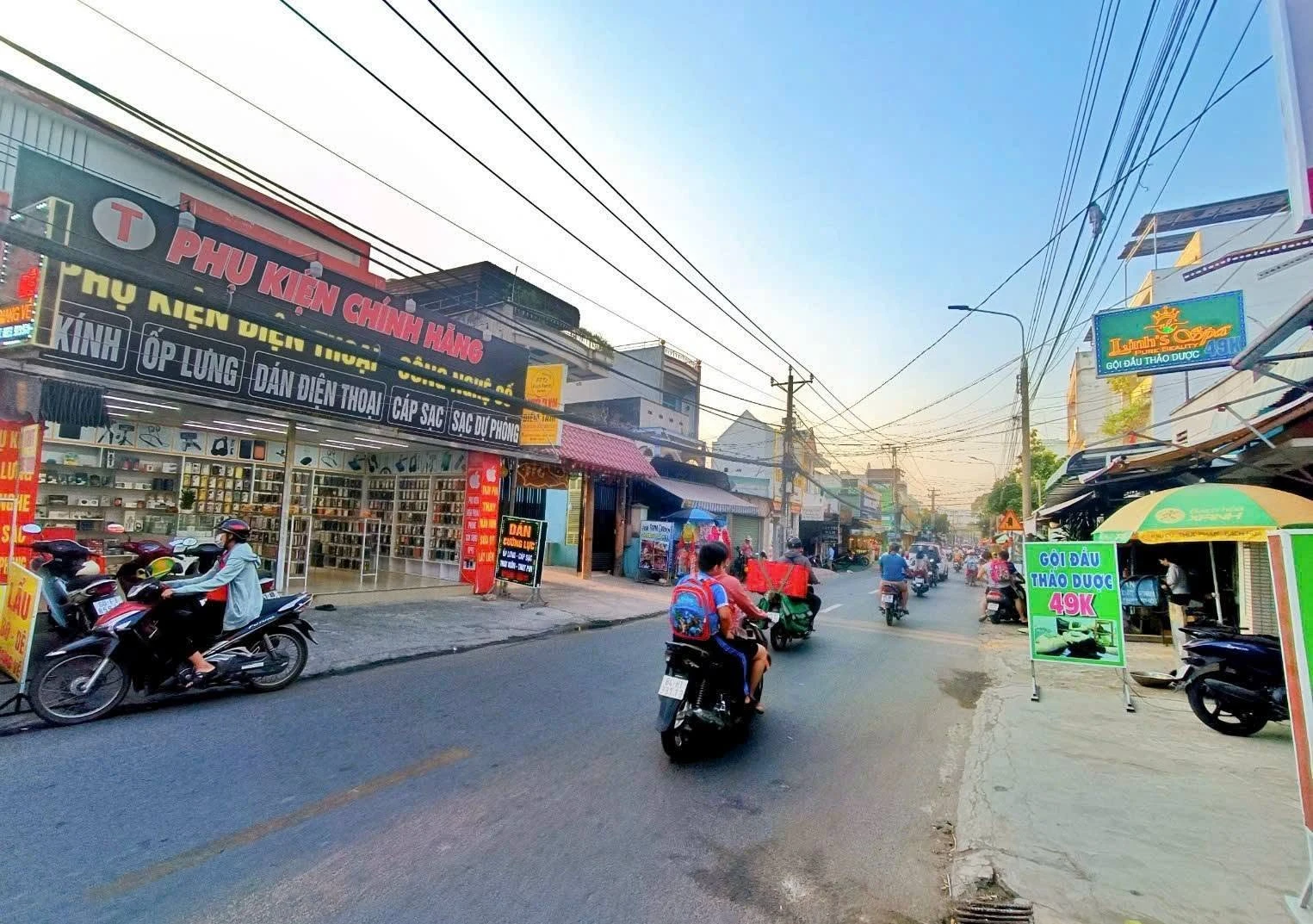Bán nhà mặt tiền Lý Văn Sâm 240m2 giá 6.2 tỷ - Ảnh 1