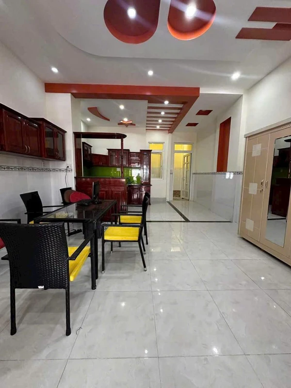 Nhà lầu mặt nhựa 85m² Lê Duẩn, Phan Thiết 3 tỷ 750tr