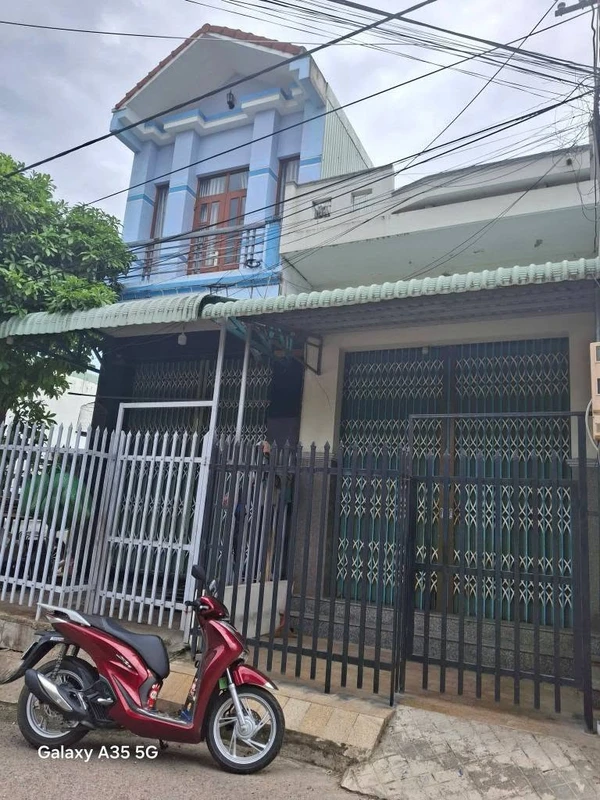 Bán nhà mặt tiền 74m2 Bùi Thị Xuân Quy Nhơn - 1 tỷ