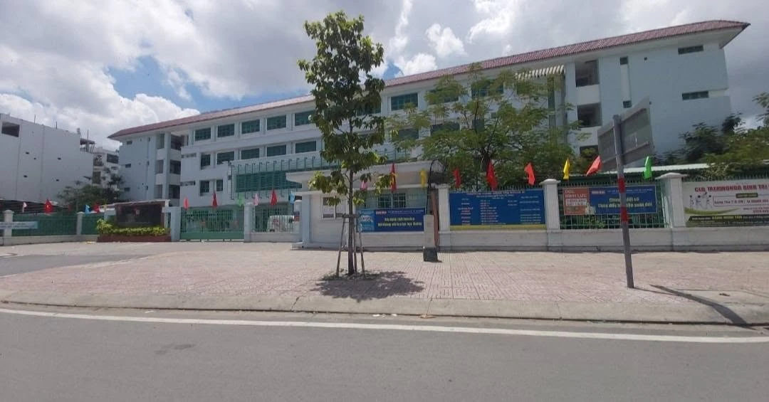 Bán nhà hẻm xe hơi 60m2 gần trường học Bình Trị Đông, Bình Tân, giá 4,1 tỷ - Ảnh 1