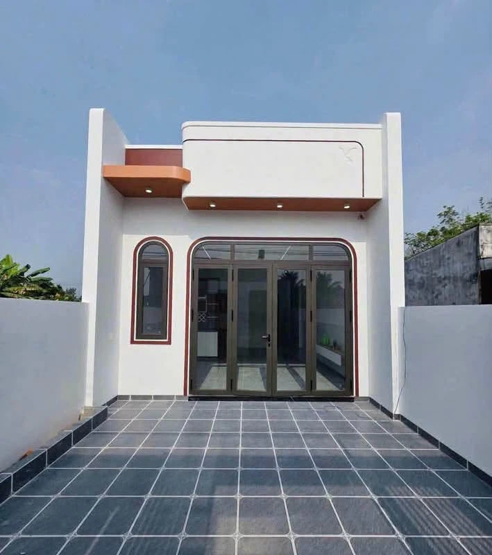 Bán nhà cấp 4 DT 5x20m thổ cư, gần chợ Bến Lớn, giá 1,89 tỷ - Ảnh 1