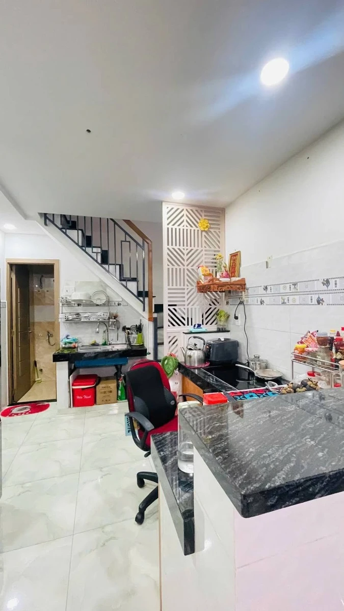 Bán nhà phố 2 tầng 33m² Võ Văn Kiệt, Quận 1, hơn 4 tỷ - Ảnh thu nhỏ 3