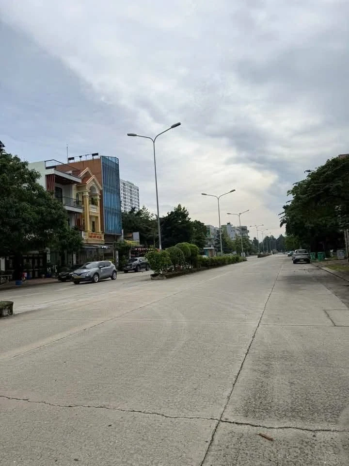 Bán shophouse mặt tiền 32m, 100m2, 3 tầng, Dĩ An - Ảnh thu nhỏ 2