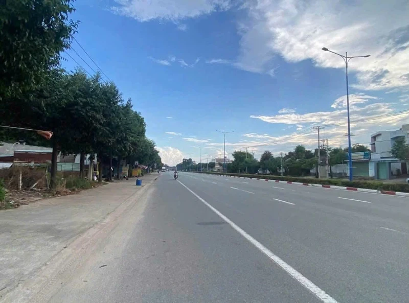Bán đất mặt tiền Võ Văn Kiệt Thủ Dầu Một 297m² 9 tỷ 5