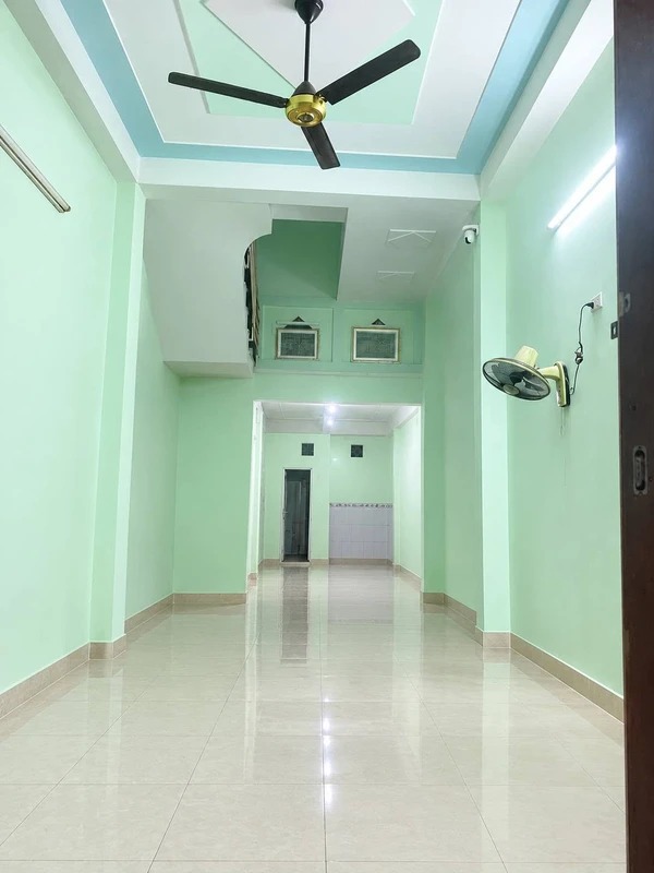 Bán nhà 2,5 tầng sau căn mặt tiền Nguyễn Thị Minh Khai, trung tâm Quy Nhơn, 35m2