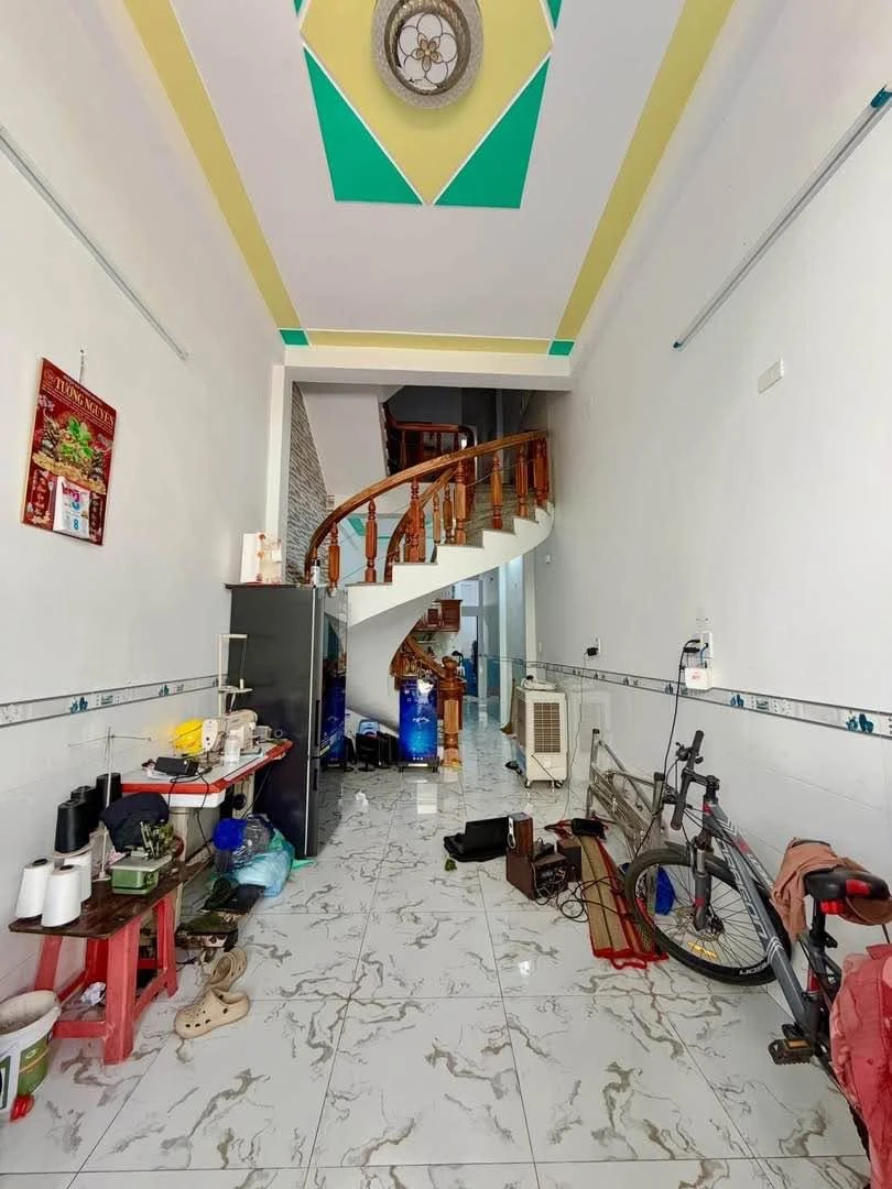 Bán nhà 2,5 tầng mặt tiền Nguyễn Hữu Tiến Quy Nhơn 45m2 - Ảnh 1