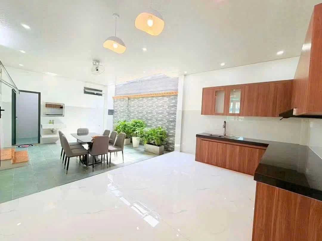 Bán nhà mặt tiền 300m2 3 phòng ngủ Chế Chính Hiệp 4 tỷ 750 - Ảnh thu nhỏ 5