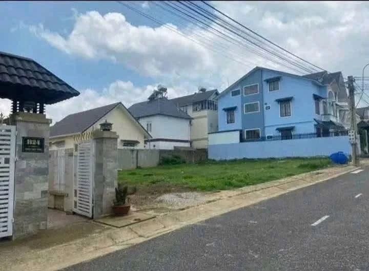 Bán đất biệt thự 200m² Trần Anh Tông Đà Lạt 10,2 tỷ
