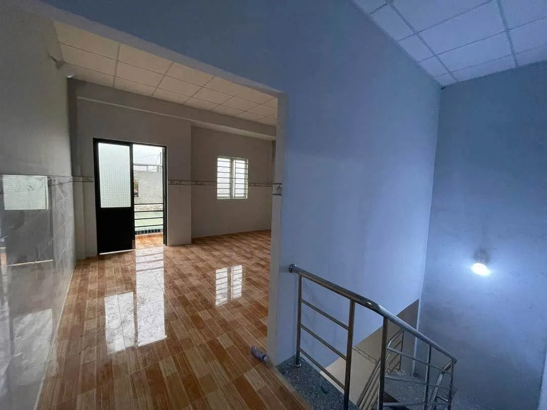 Bán nhà lầu 5x18m (90m²), 4PN 2WC, 1 tỷ 350 triệu - Ảnh thu nhỏ 4