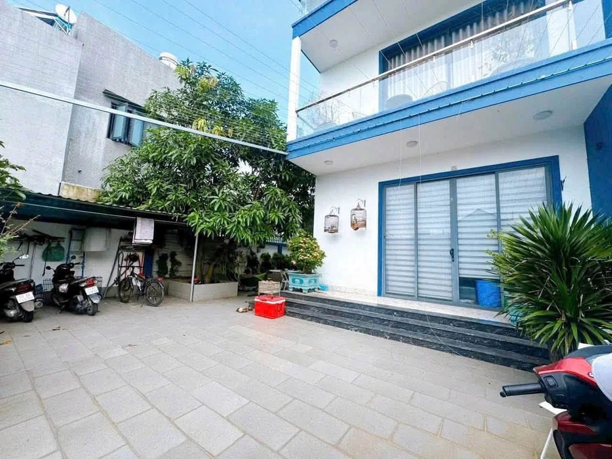 Bán nhà 1 trệt 2 lầu 140m2 hẻm xe tải phường Tân Phong, Quận 7 - Ảnh thu nhỏ 2