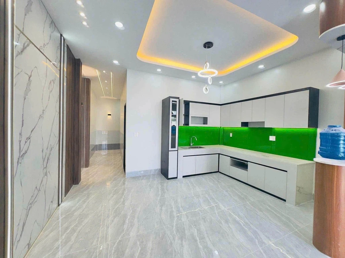 Bán nhà phố 1 trệt 1 lầu 5x24m, 3 phòng ngủ, giá 2,8 tỷ tại trung tâm Đức Hòa, Long An - Ảnh thu nhỏ 3