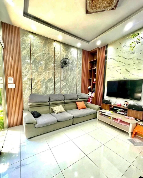 Bán nhà 3 tầng 105,5 m² Trần Hưng Đạo Quy Nhơn 2 tỷ 4