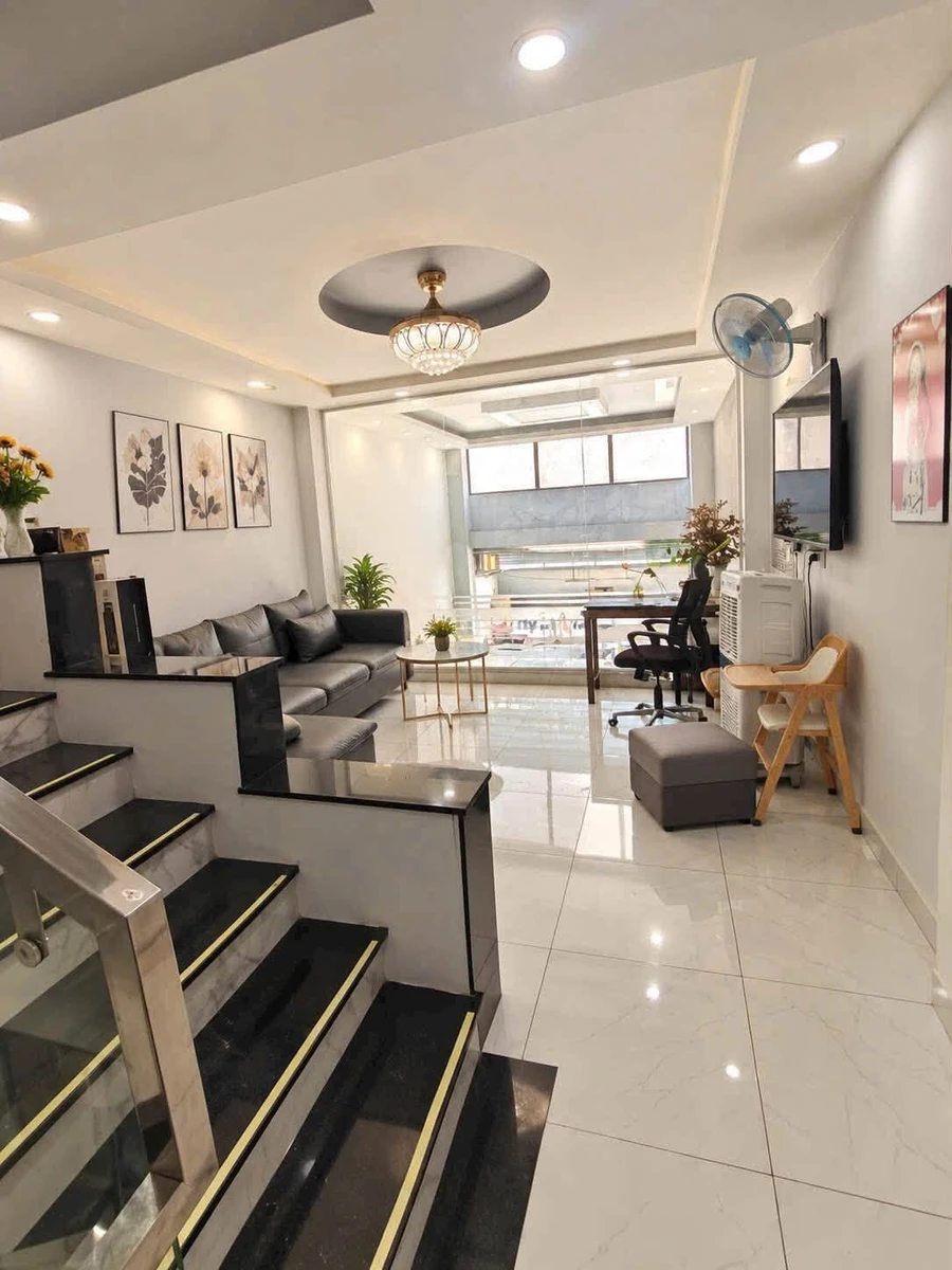 Bán shophouse mặt tiền Đường Nhựa Quận 12, 5 phòng, 7,999 tỷ - Ảnh 1