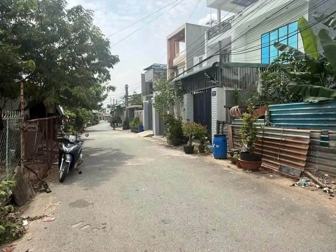 Bán đất thổ cư 349m2 ngang 18m gần Làng Đại học Quốc gia, giá 9 tỷ - Ảnh 1