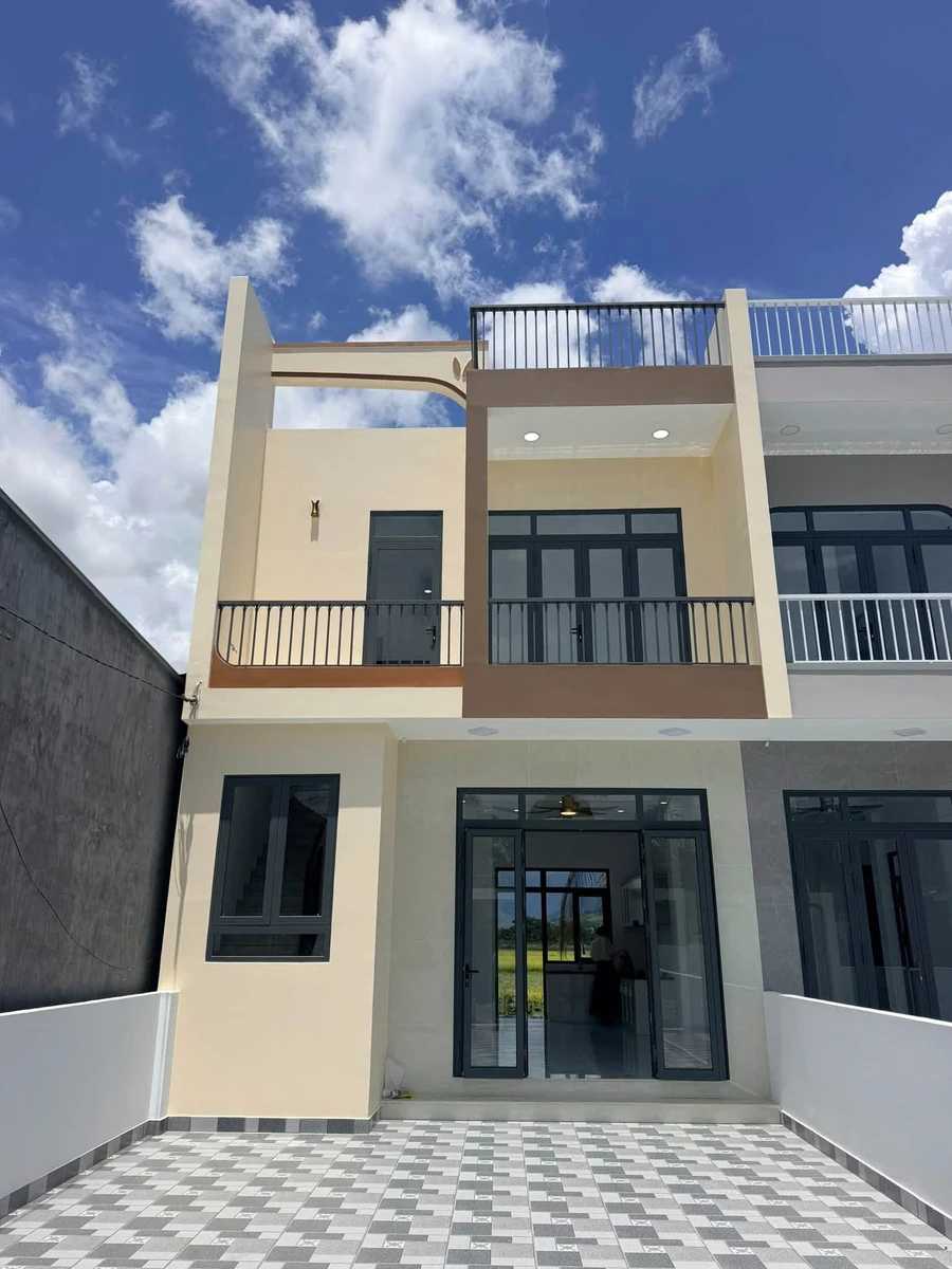 Bán nhà mặt tiền Hương lộ 45 Bình Chánh 123m2 2,59 tỷ - Ảnh 1