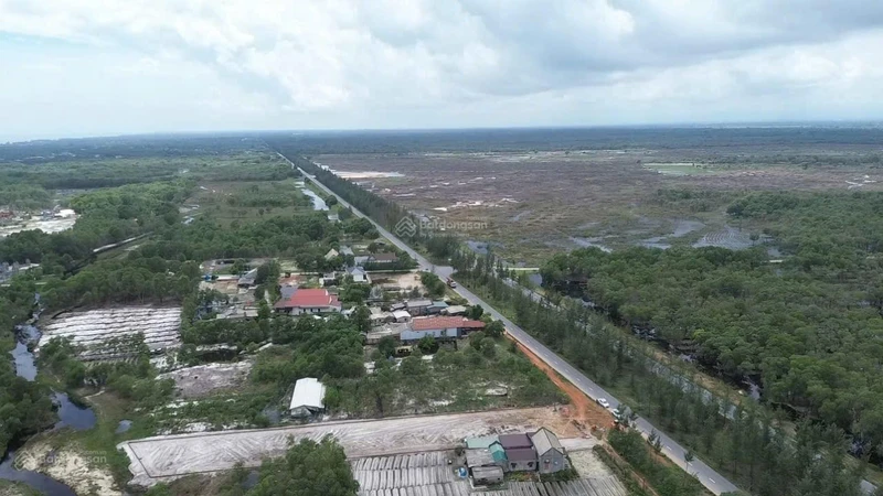 Hiếm có 1 lô hơn 2.200m có 1.000m thổ cư Đường trục chính Khu Kinh tế Đông Nam