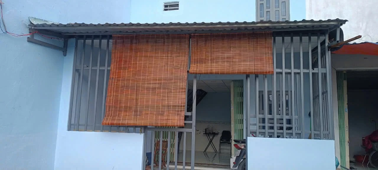 Bán nhà mặt đường 2 tầng 2PN, 5x8m, đối diện KDC Phú Sinh, giá 495 triệu - Ảnh 1