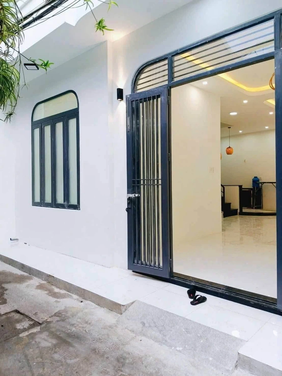 Bán nhà 2 tầng 65m2 Lê Hồng Phong, Quy Nhơn - Ảnh 1