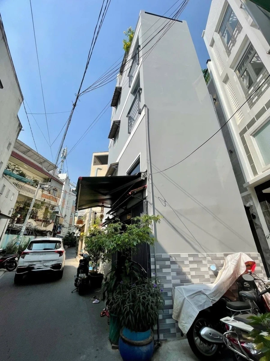Bán nhà 2 tầng 30m2 đường Hoa Đào, Phú Nhuận, hơn 5 tỷ - Ảnh 1