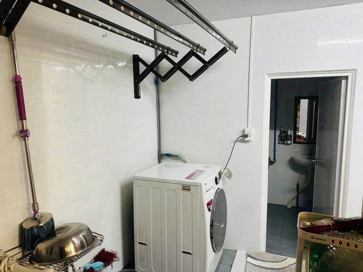 Bán nhà 111m2 sổ hồng riêng, 2 phòng ngủ, hẻm Nguyễn Ái Quốc gần Quảng Trường Tỉnh, giá 5 tỷ - Ảnh thu nhỏ 2