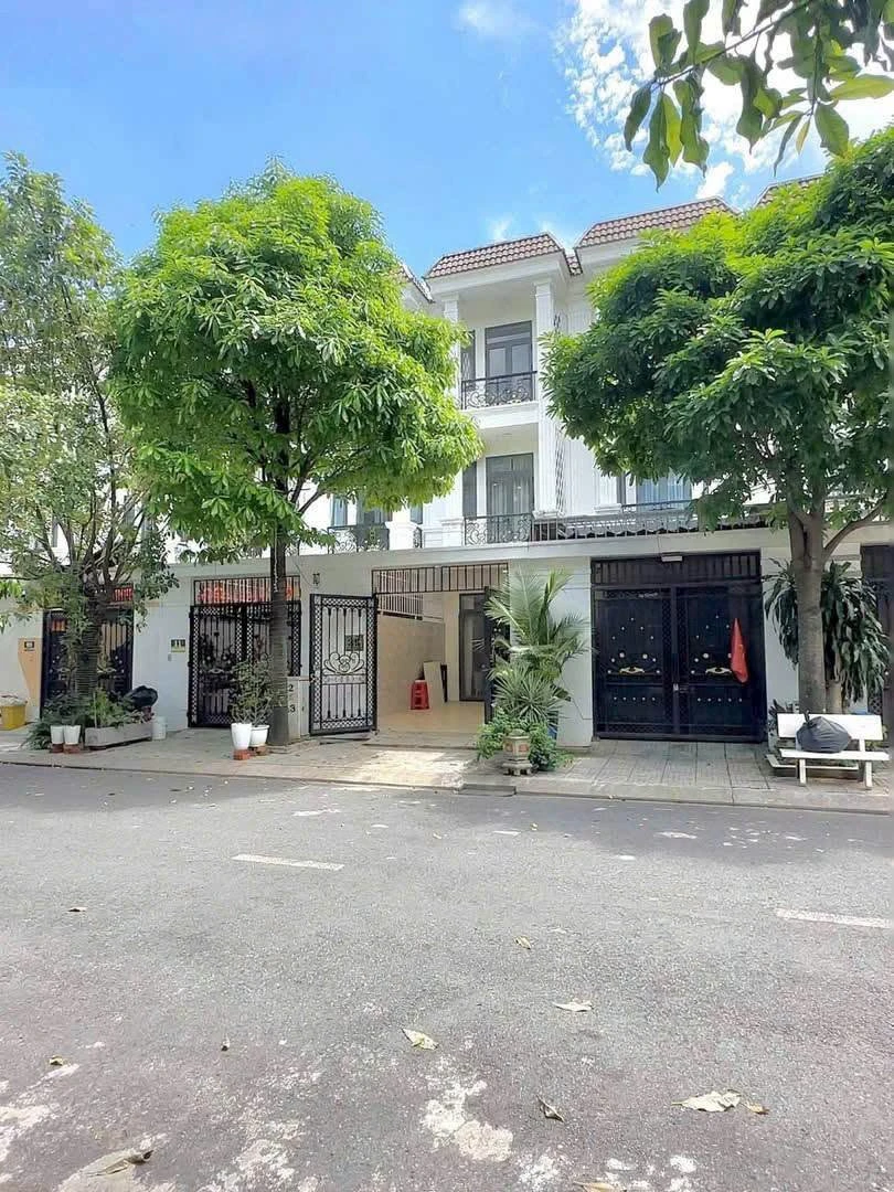 Bán nhà 1 trệt 2 lầu 92m² Dĩ An, Bình Dương - Ảnh thu nhỏ 2