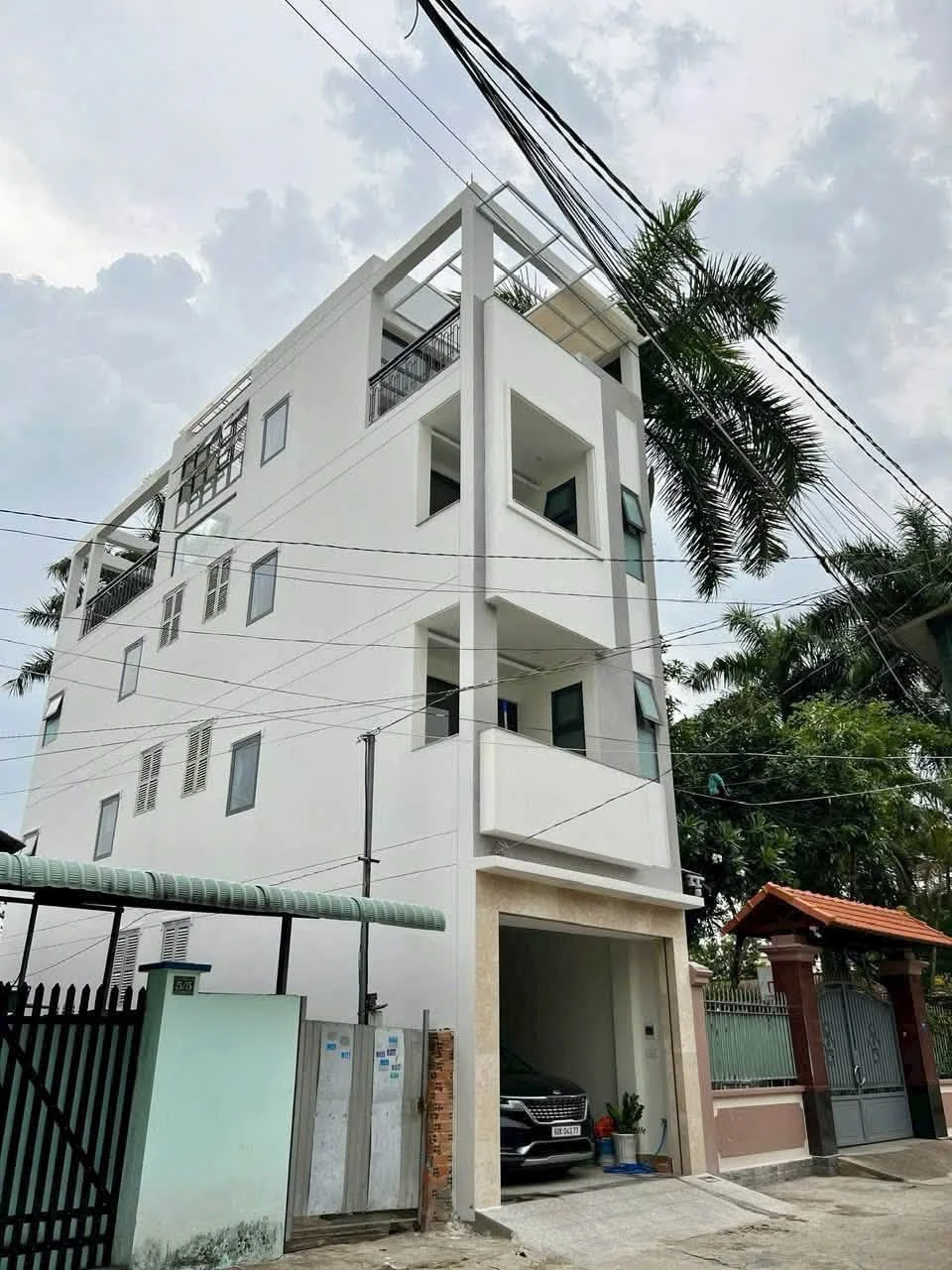 Bán nhà 1 trệt 3 lầu 230m2 gần bờ kè sông Đồng Nai - Ảnh 1