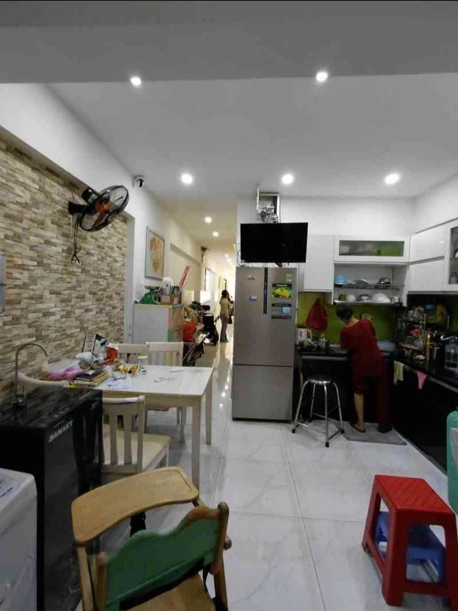 Bán nhà mặt tiền 2 tầng Nguyễn Bá Tòng 84m² gần Ngã tư Bảy Hiền, Tân Bình, giá 10,2 tỷ - Ảnh thu nhỏ 2