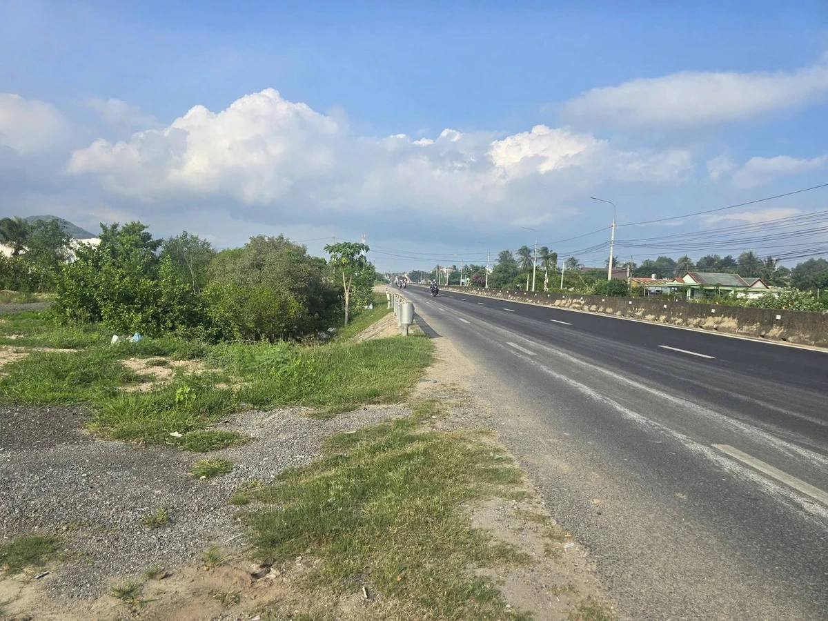 Bán sỉ 23 lô đất phân lô 5004m2 mặt tiền QL1A, Vạn Hưng, Vạn Ninh, Khánh Hòa - Ảnh thu nhỏ 3