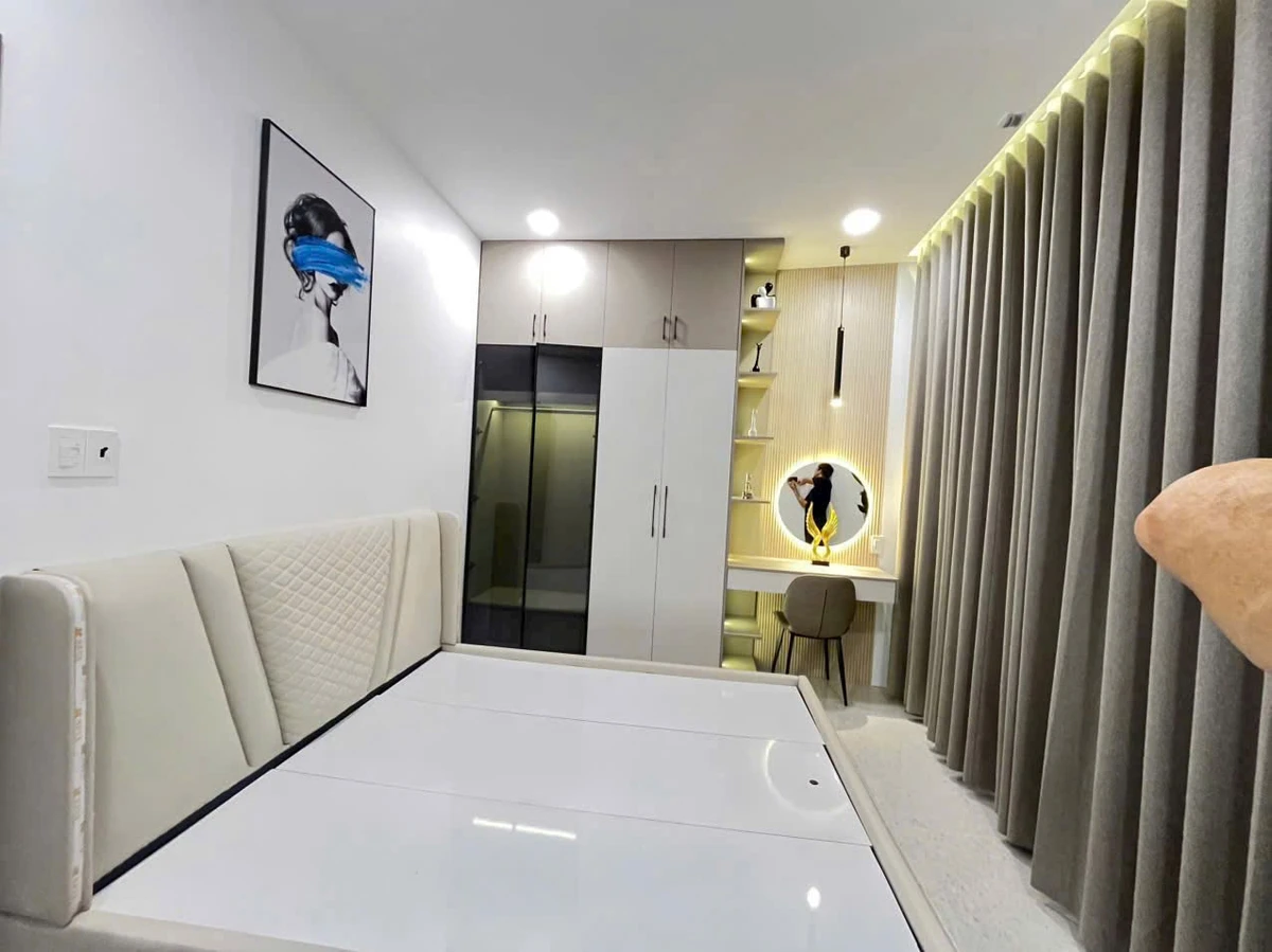 Bán nhà mới 4PN thang máy full nội thất đường Âu Cơ, giáp ranh Quận 10 và Quận 11, 8,2 tỷ - Ảnh thu nhỏ 2